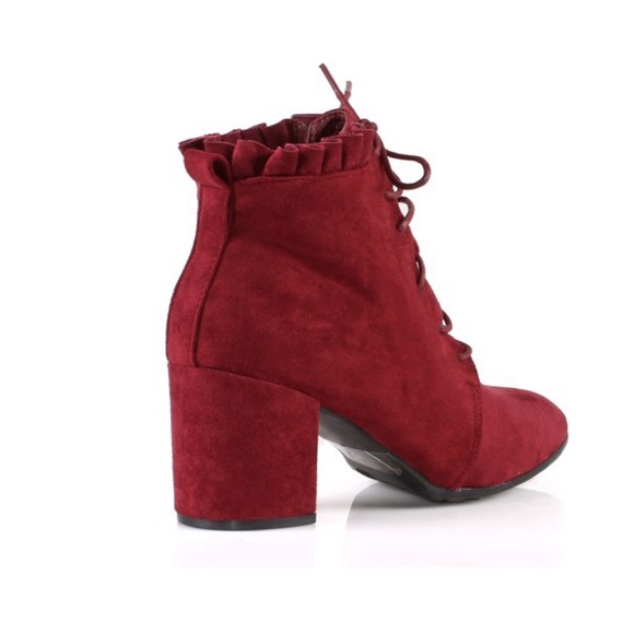 Ruffled Lace Up Women's Chunky Heel Booties 8.5 - Picture 2 of 7